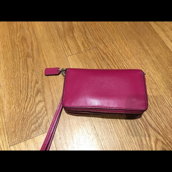 Coach wristlet - Picture 3 of 5